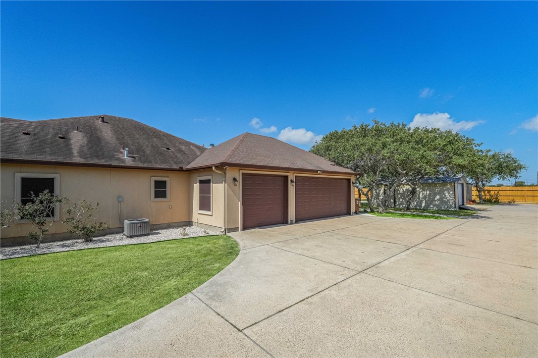 1502 Westridge Blvd Property Photo 7