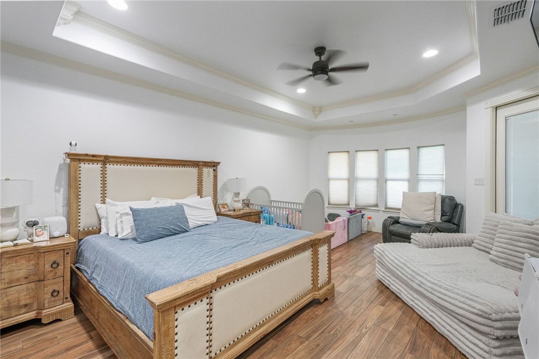 1502 Westridge Blvd Property Photo 17