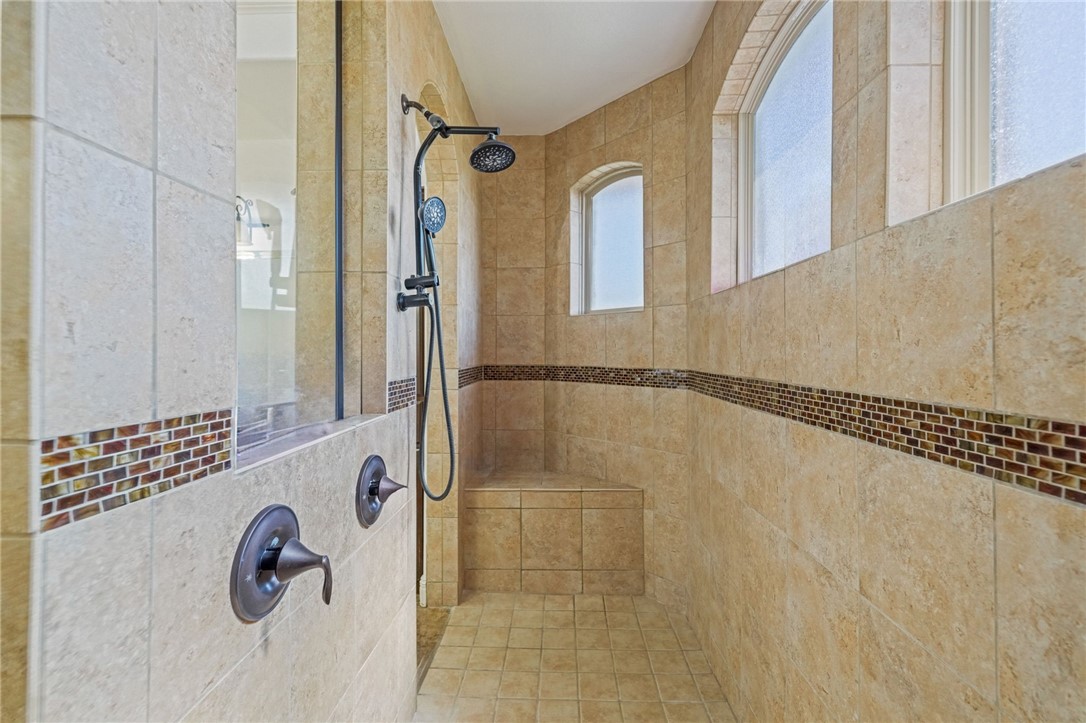 1502 Westridge Blvd Property Photo 22