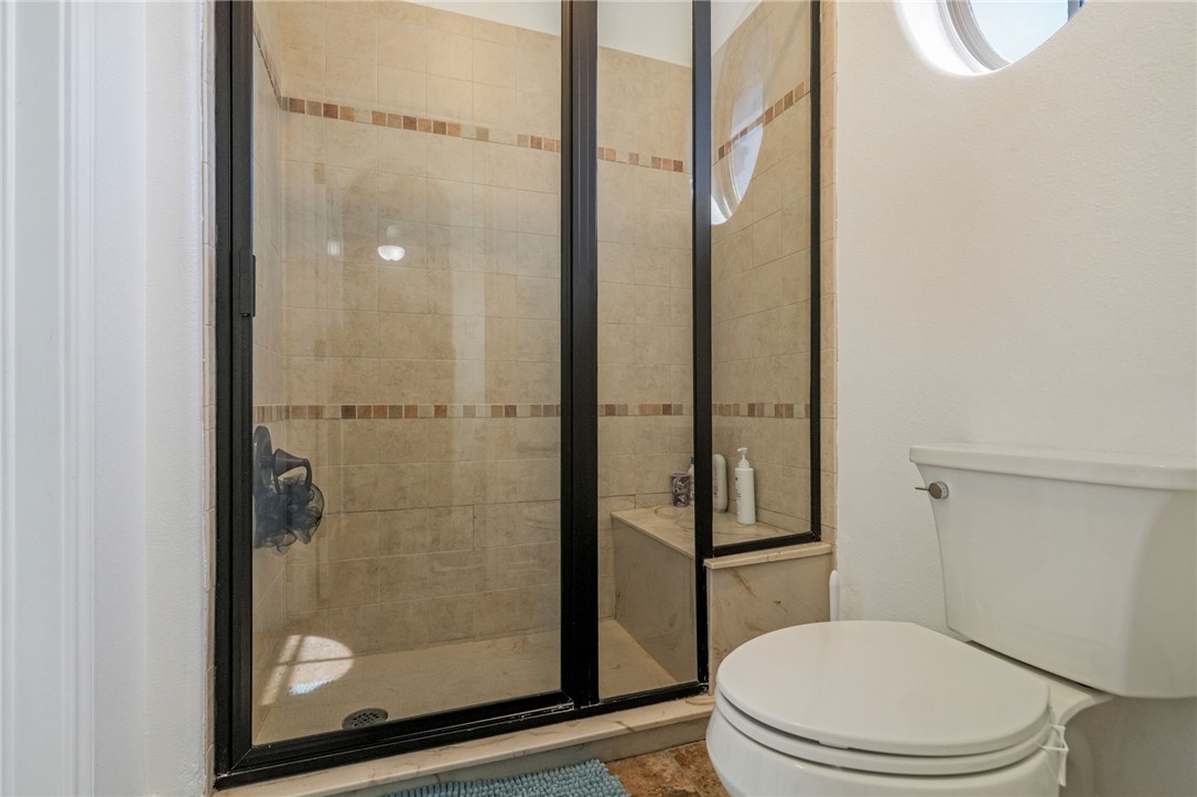 1502 Westridge Blvd Property Photo 34