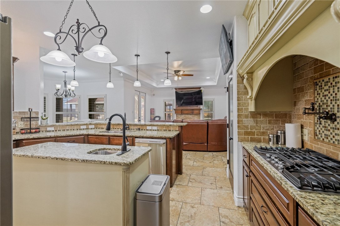 1502 Westridge Blvd Property Photo 41