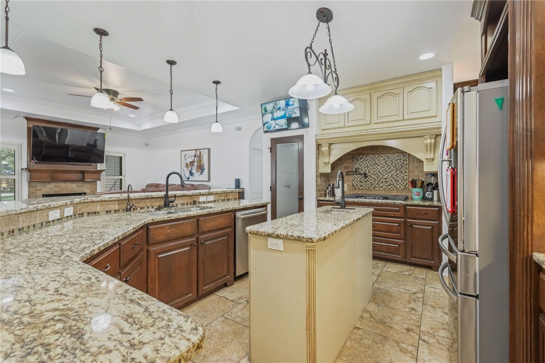 1502 Westridge Blvd Property Photo 54