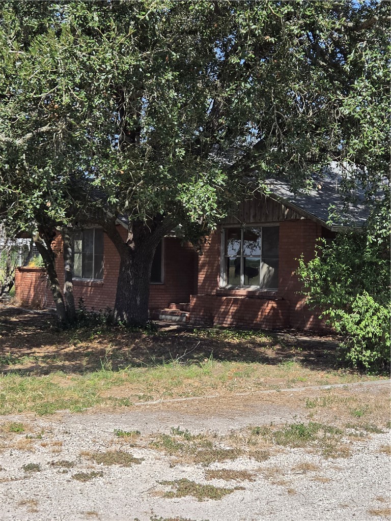 369 Edith Dr Property Photo 1