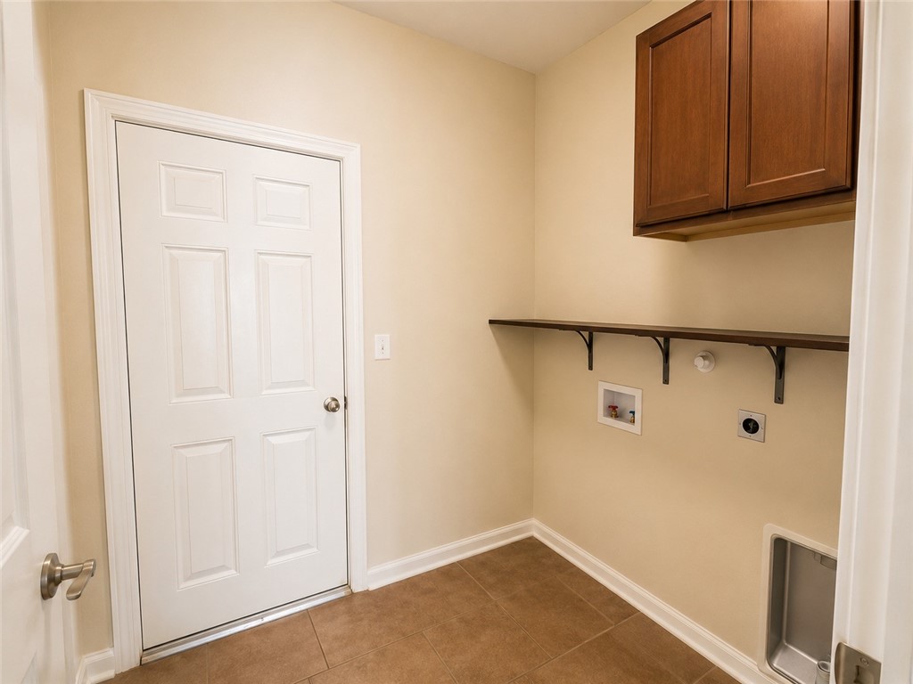 1124 Imperial St Property Photo 6
