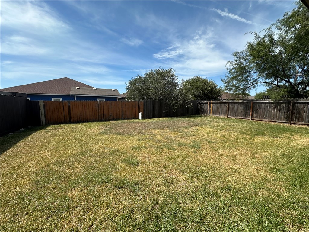 1124 Imperial St Property Photo 11