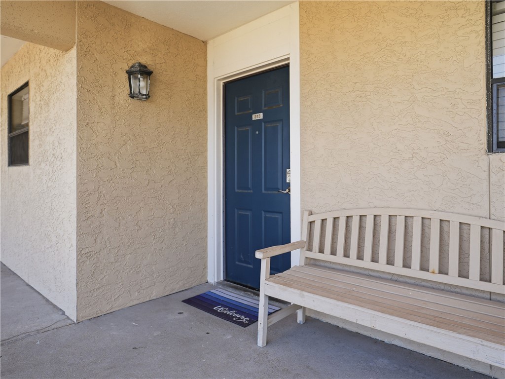 1021 S Water St 313 Property Photo 2