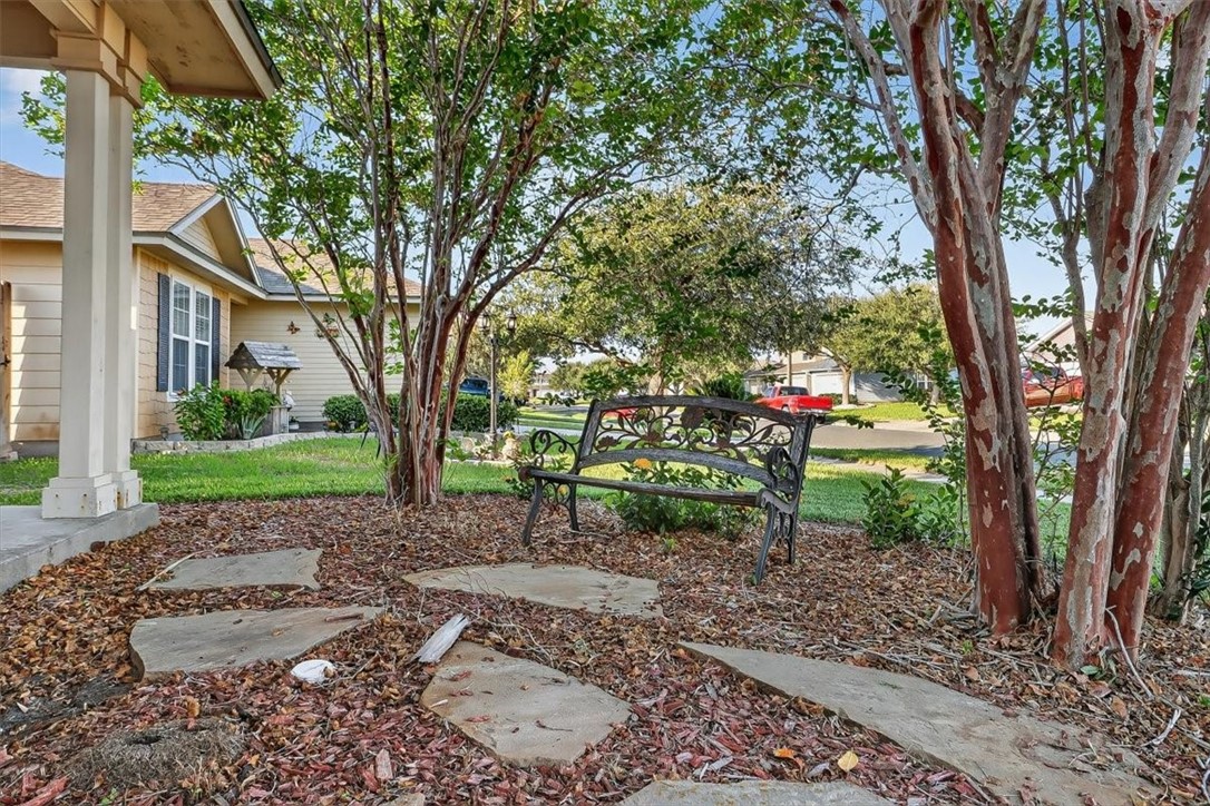 2110 Encino Dr Property Photo 3