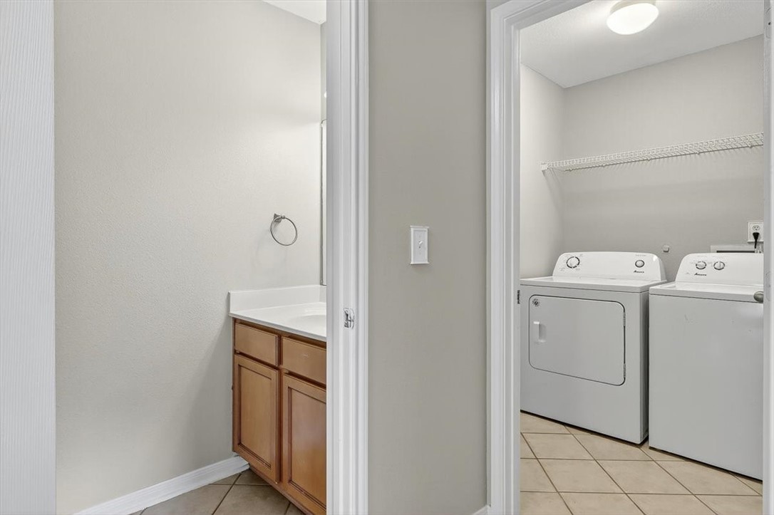 2110 Encino Dr Property Photo 21