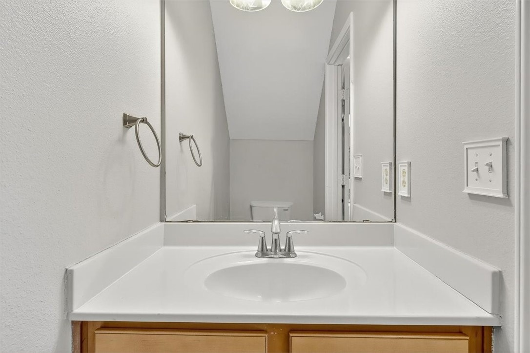 2110 Encino Dr Property Photo 22