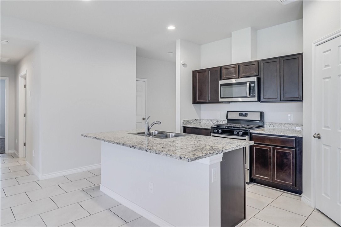 3913 Jayden Dr Property Photo 4
