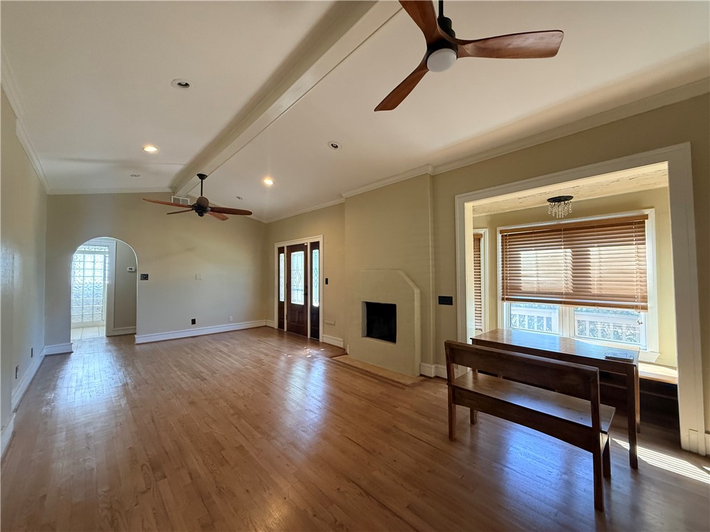 402 Clifford St Property Photo 4