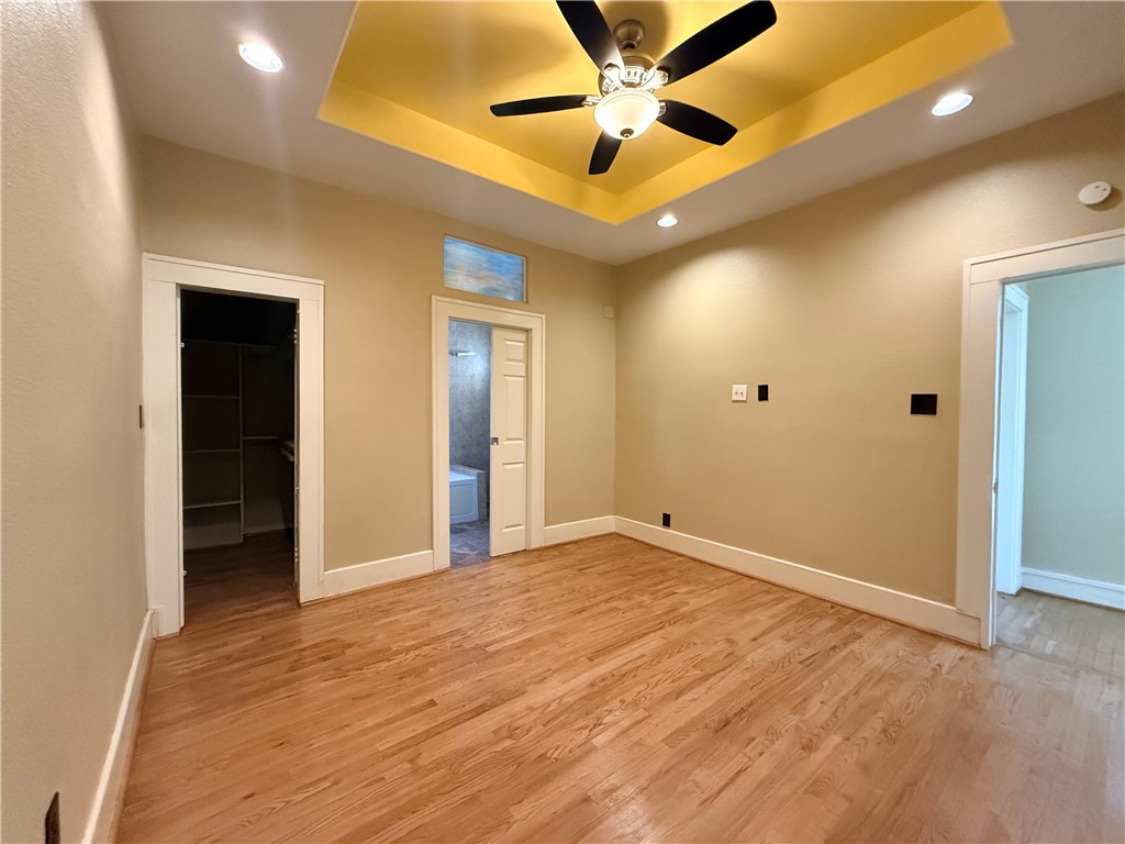 402 Clifford St Property Photo 6