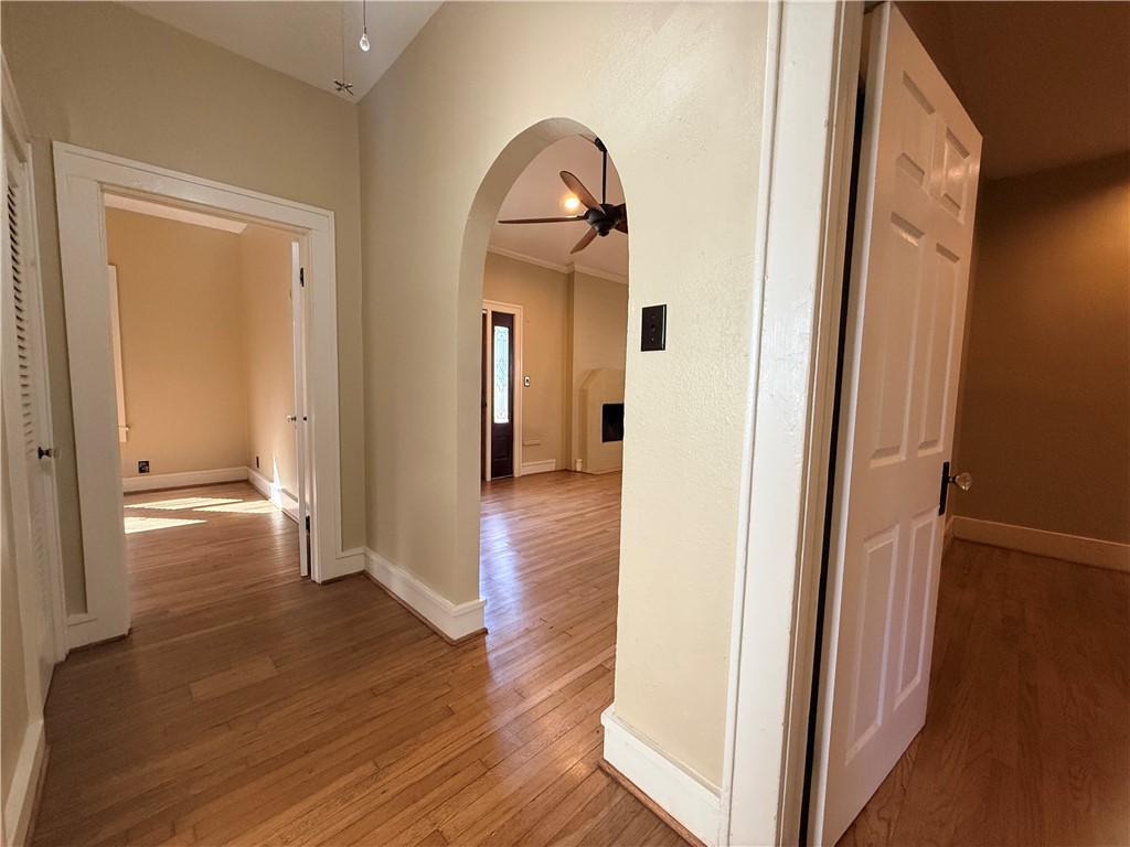 402 Clifford St Property Photo 9