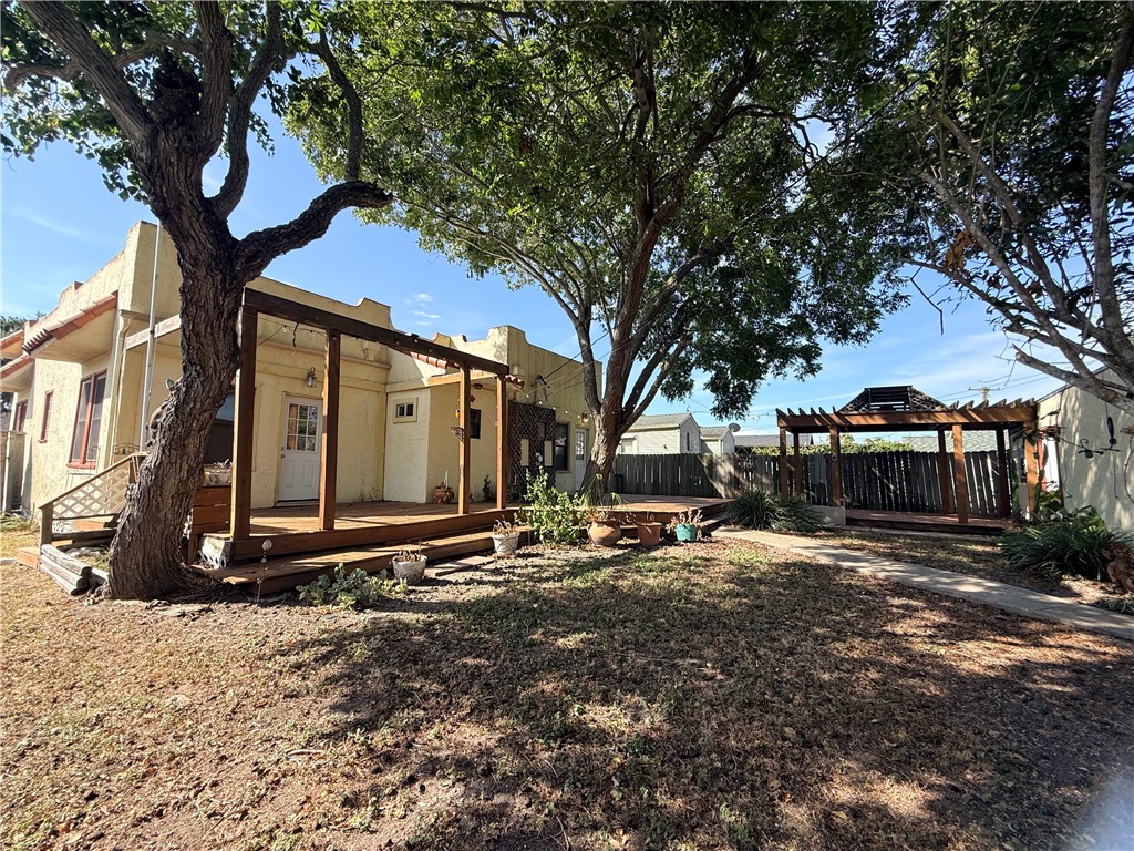 402 Clifford St Property Photo 10