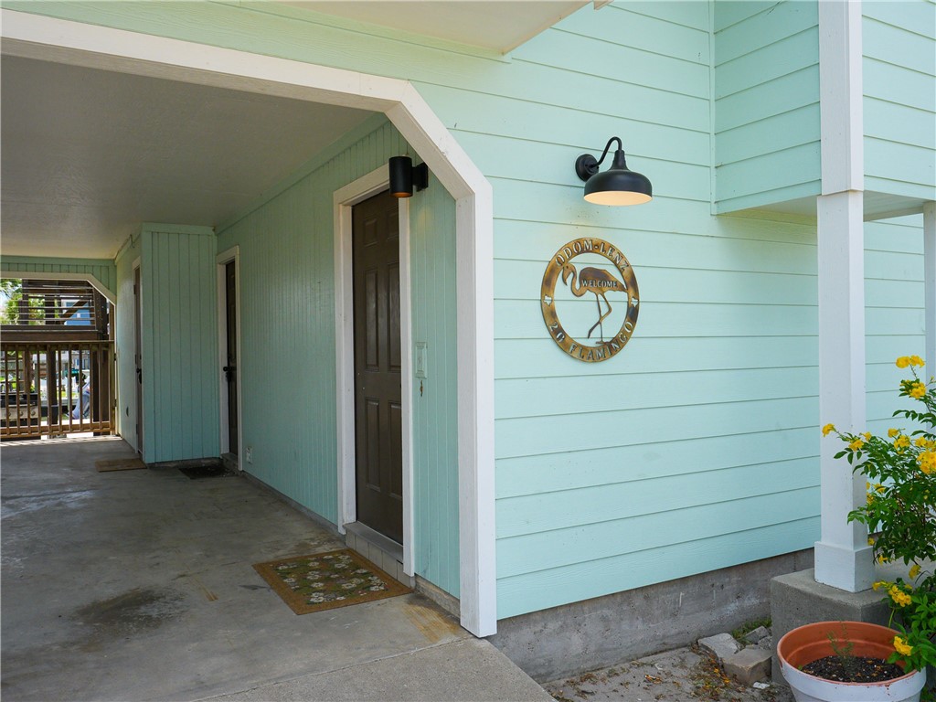 20 Flamingo Property Photo 3
