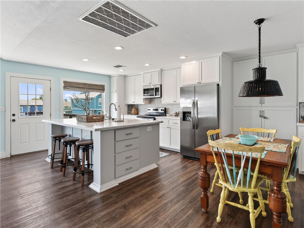 20 Flamingo Property Photo 11