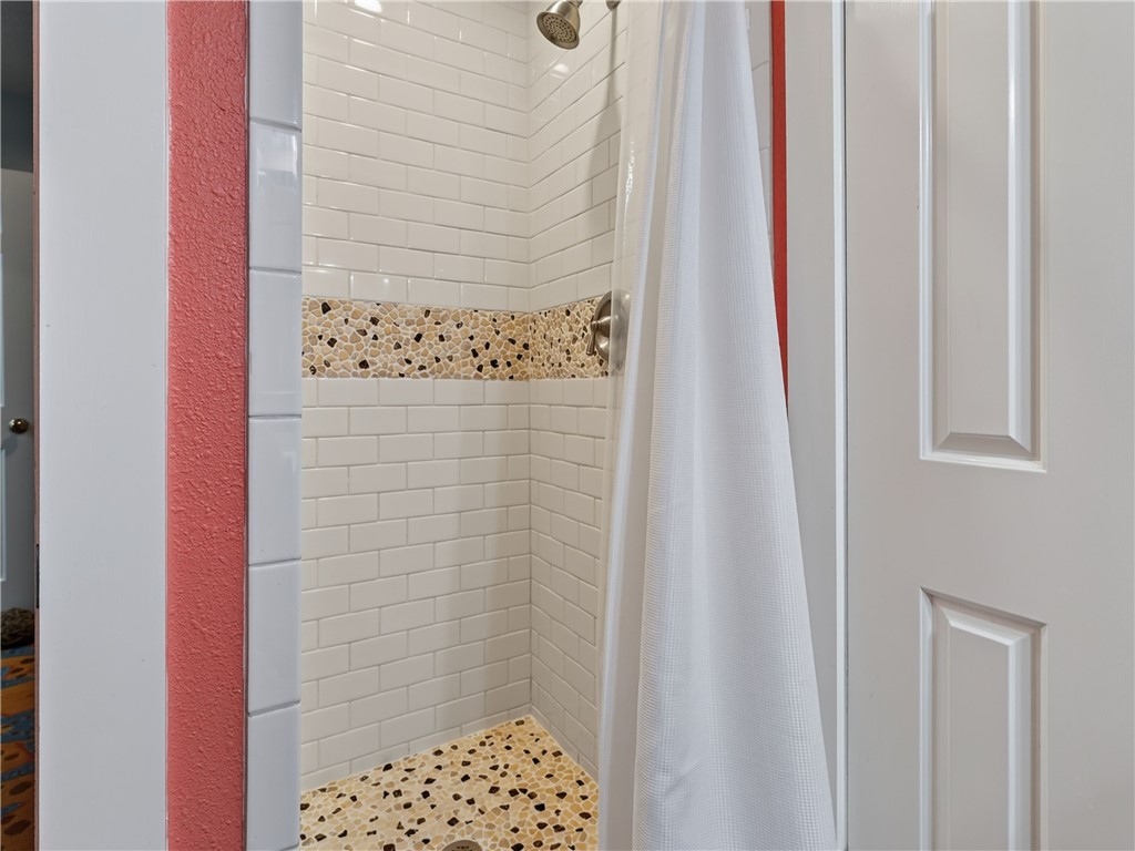 20 Flamingo Property Photo 22
