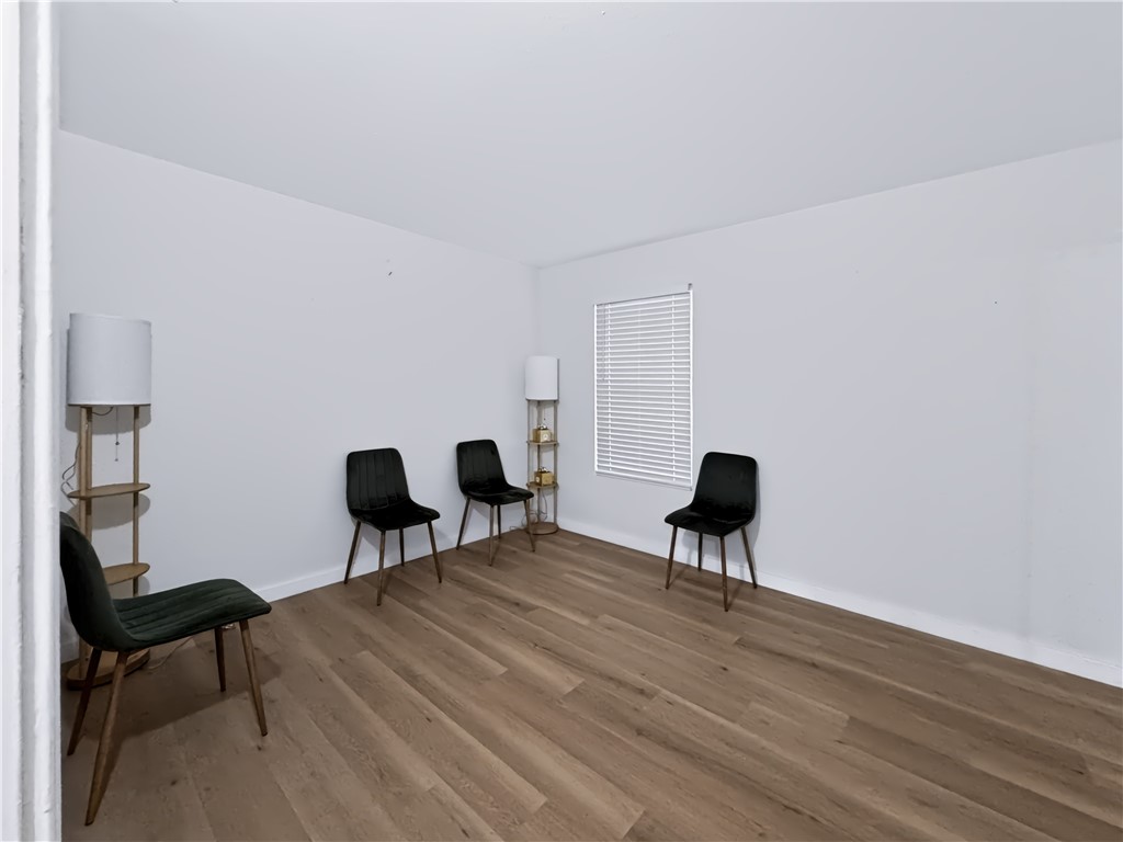 4730 Wynona Dr Property Photo 6