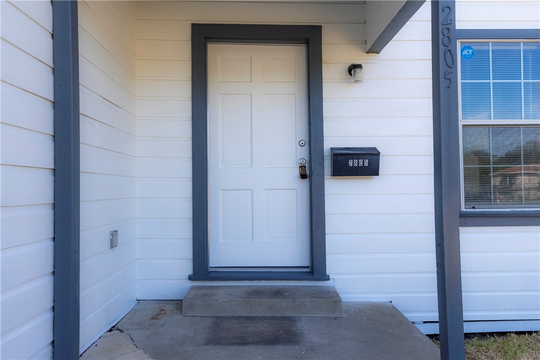 2805 Niagara St Property Photo 2