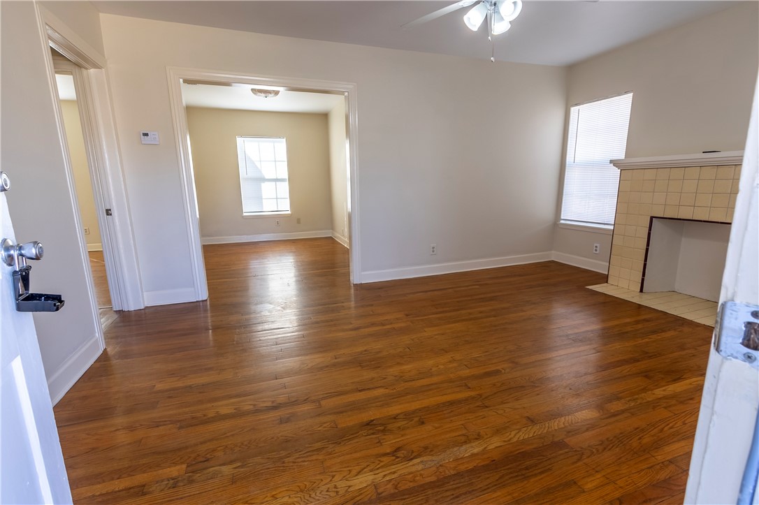 2805 Niagara St Property Photo 3