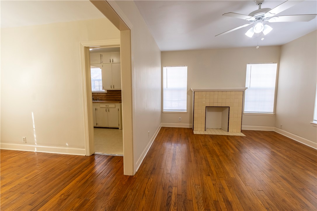 2805 Niagara St Property Photo 8