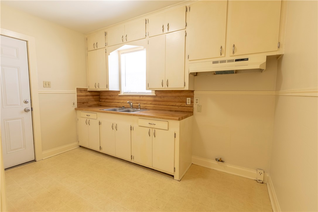 2805 Niagara St Property Photo 10