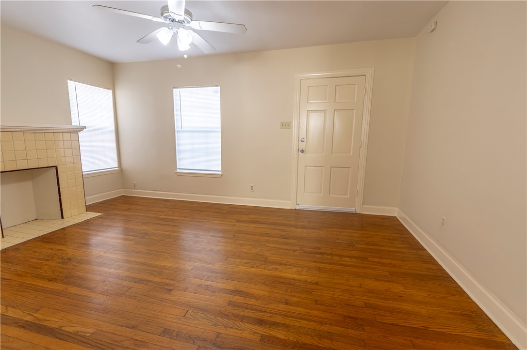 2805 Niagara St Property Photo 12