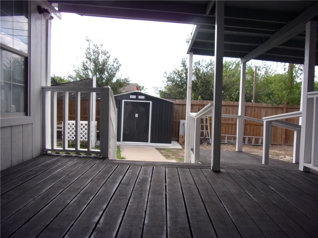 2722 Greenwood Dr Property Photo 25