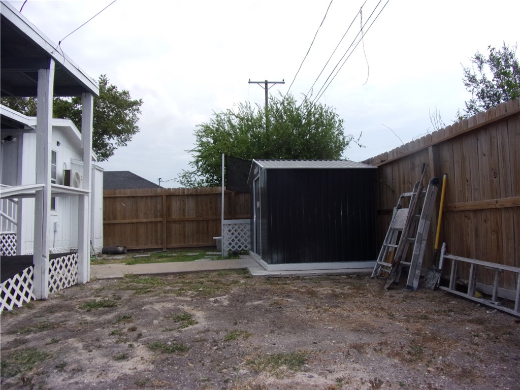 2722 Greenwood Dr Property Photo 28