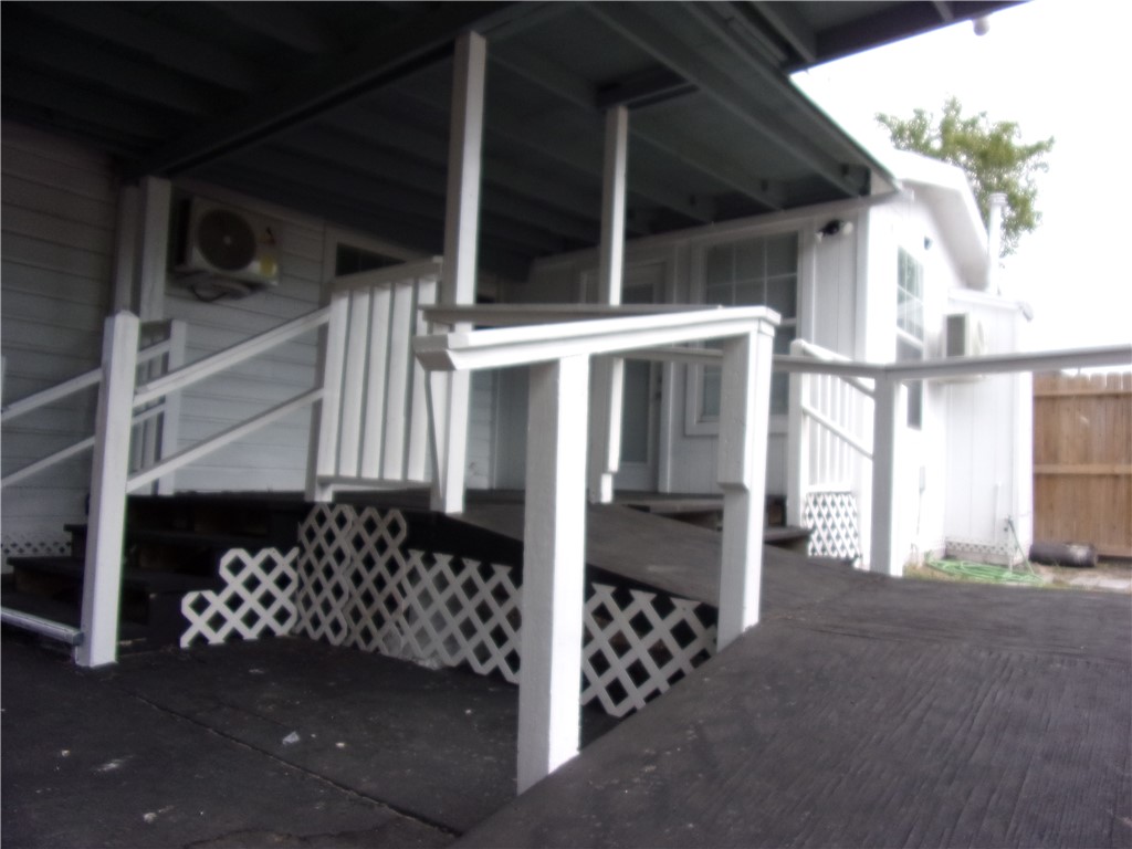 2722 Greenwood Dr Property Photo 33