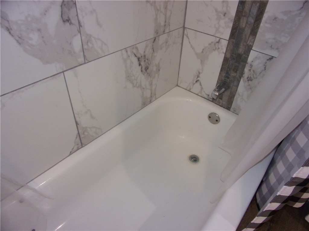 2722 Greenwood Dr Property Photo 41