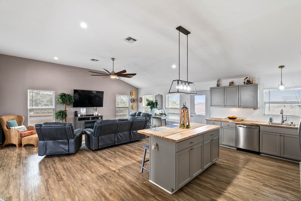 341 W Misty Oak Property Photo 8