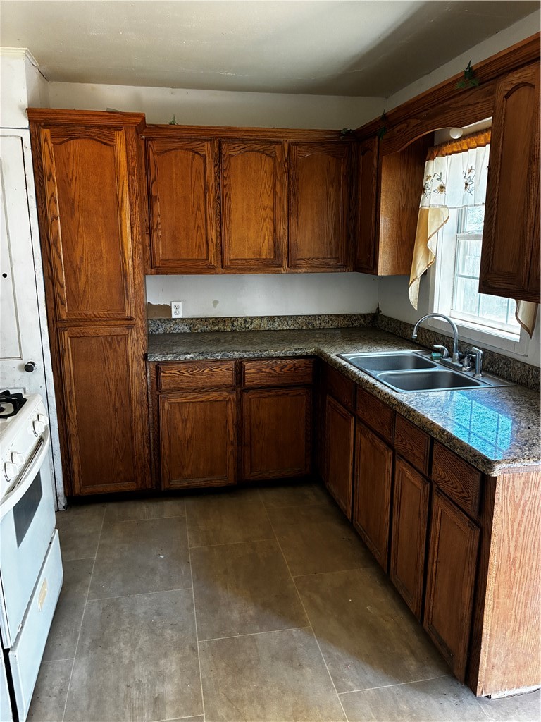104 E Magnolia Property Photo 12
