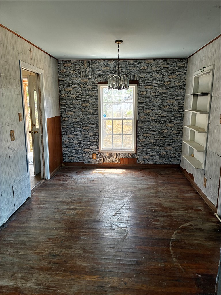 104 E Magnolia Property Photo 15