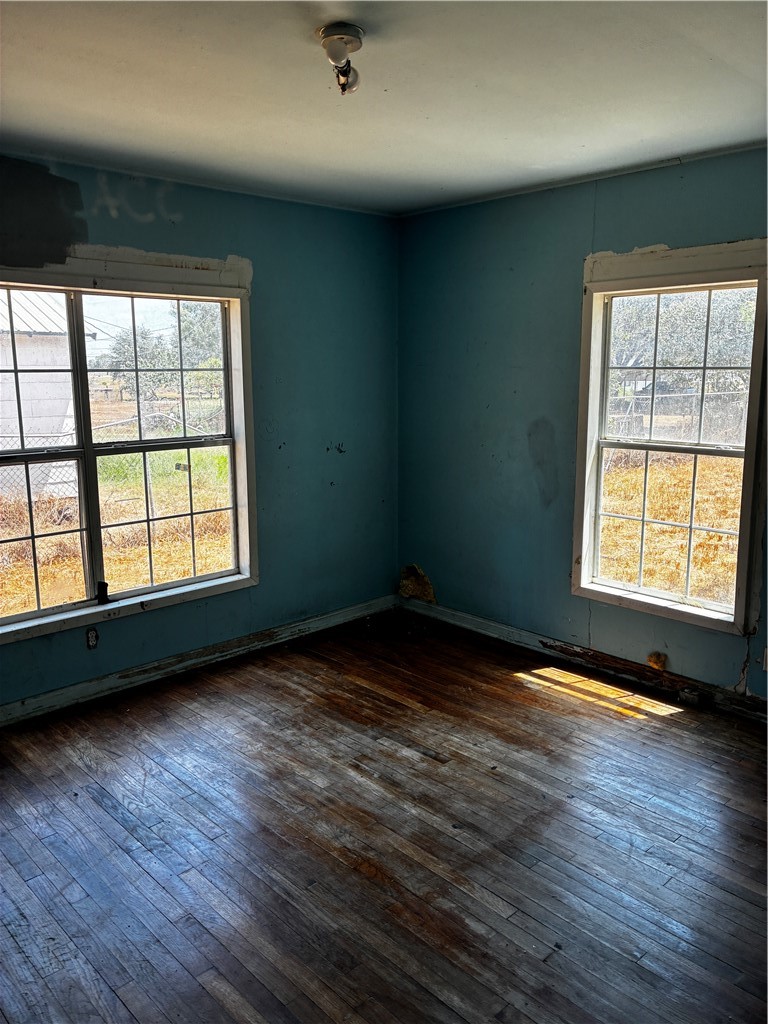 104 E Magnolia Property Photo 18