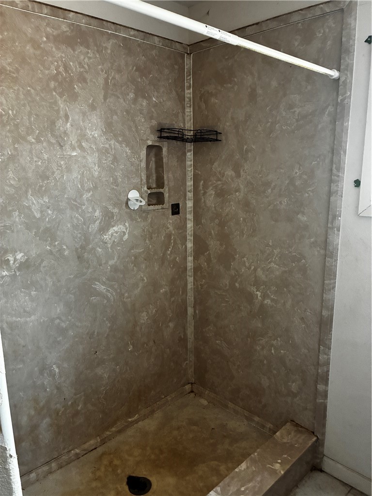 104 E Magnolia Property Photo 21