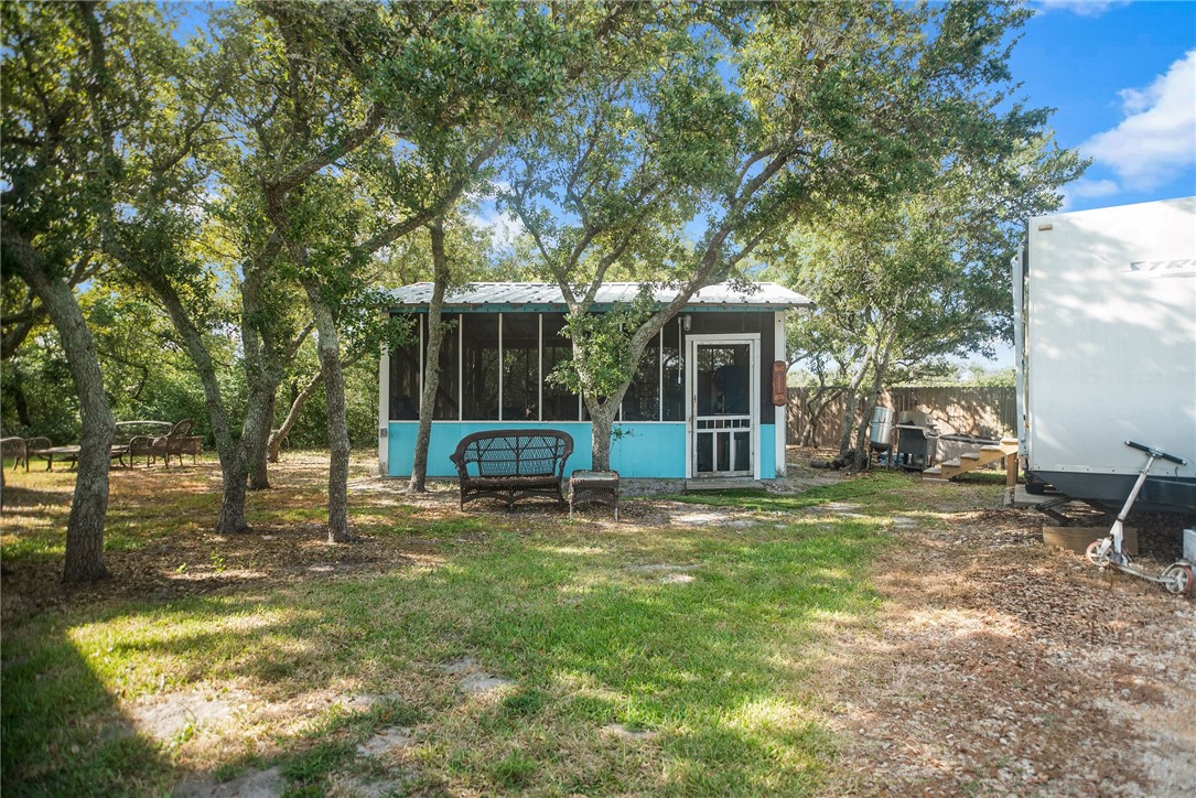 1673 W Harrison Property Photo 3