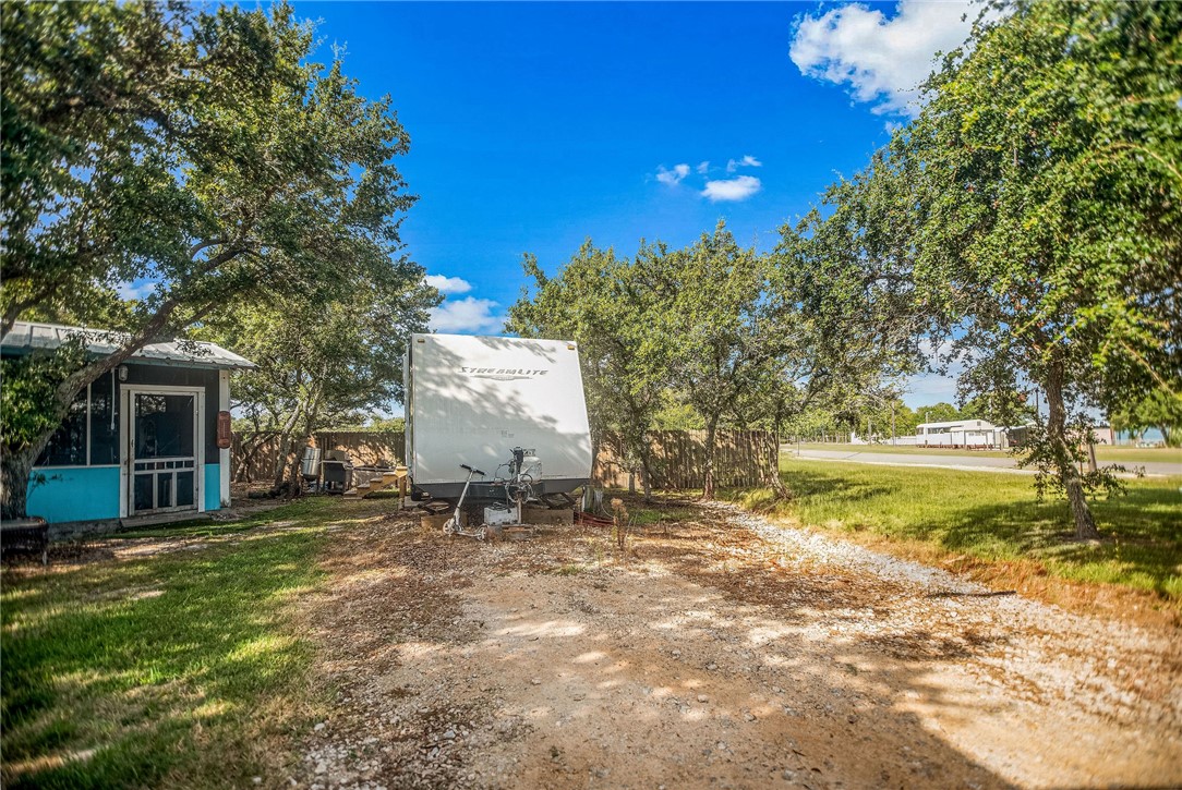 1673 W Harrison Property Photo 4