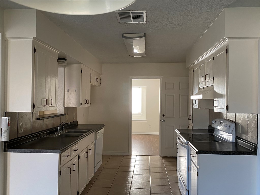 2204 Matagorda Dr Property Photo 5