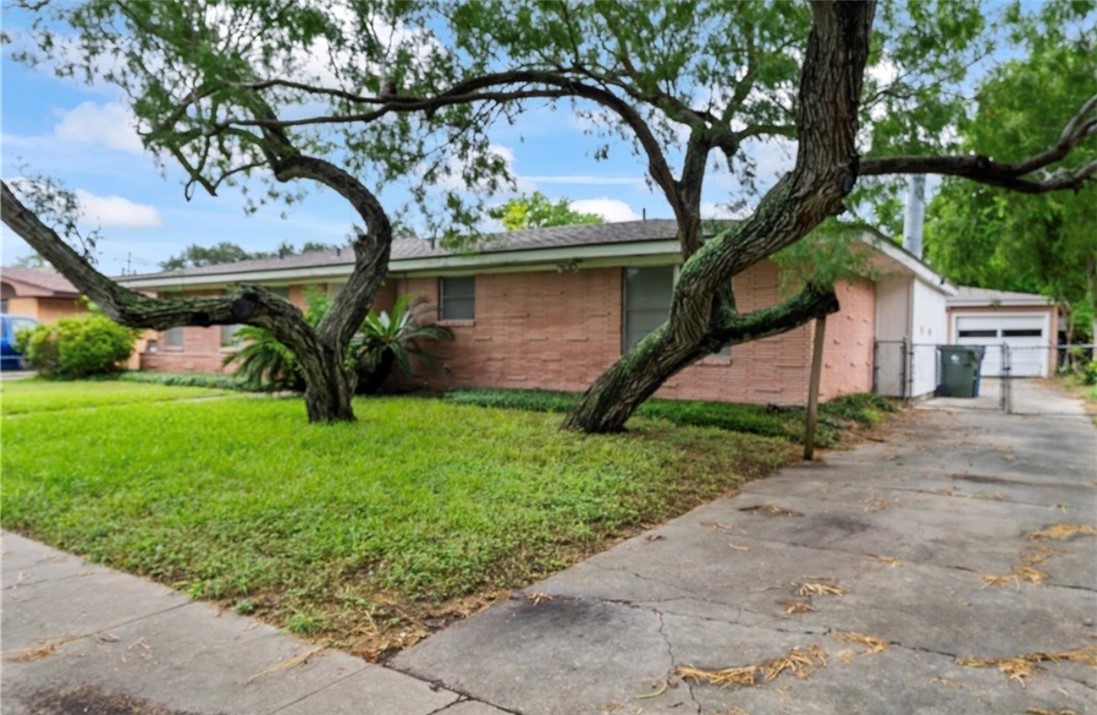 921 Barracuda Pl Property Photo 2