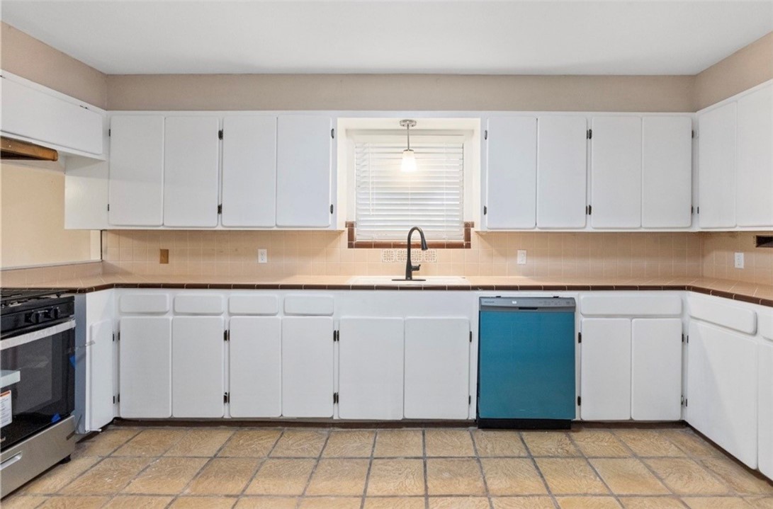 921 Barracuda Pl Property Photo 8
