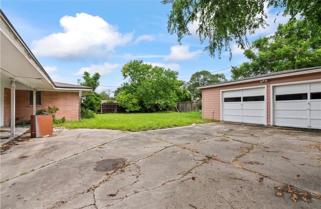 921 Barracuda Pl Property Photo 29