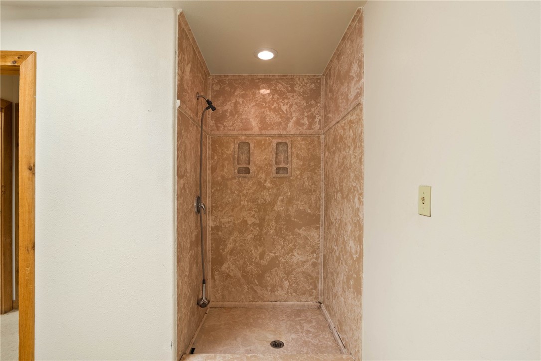 2404 N Us Highway 281 Property Photo 19