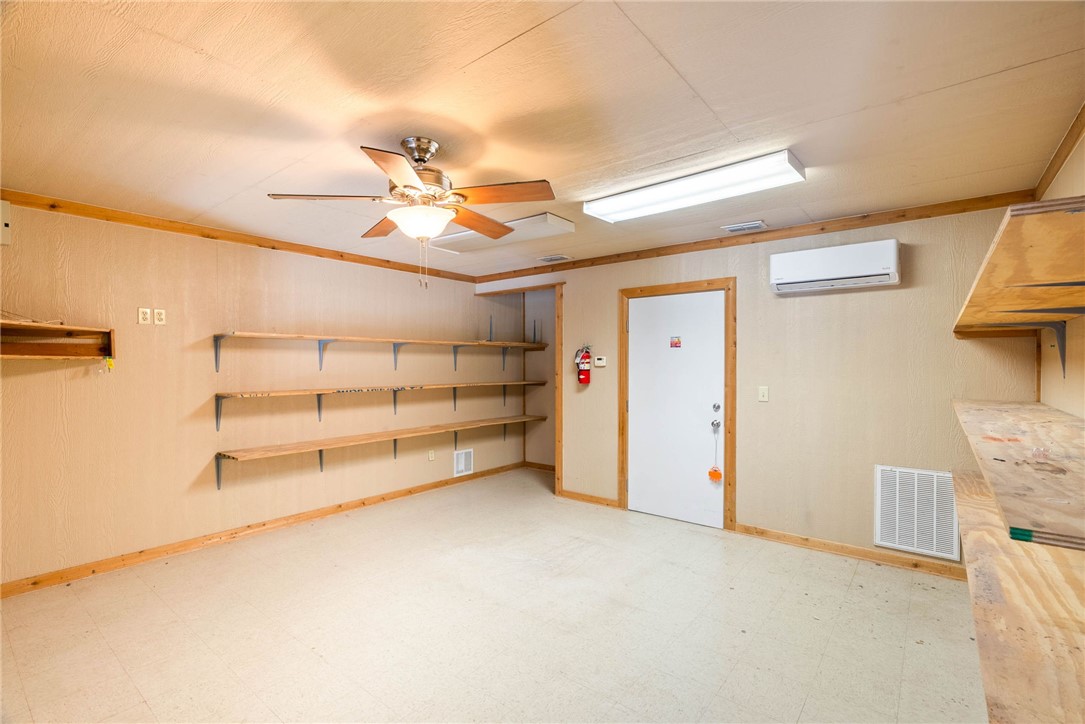 2404 N Us Highway 281 Property Photo 21