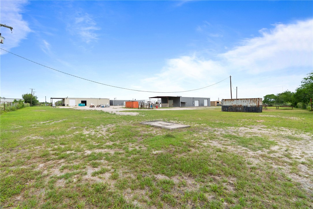 2404 N Us Highway 281 Property Photo 26