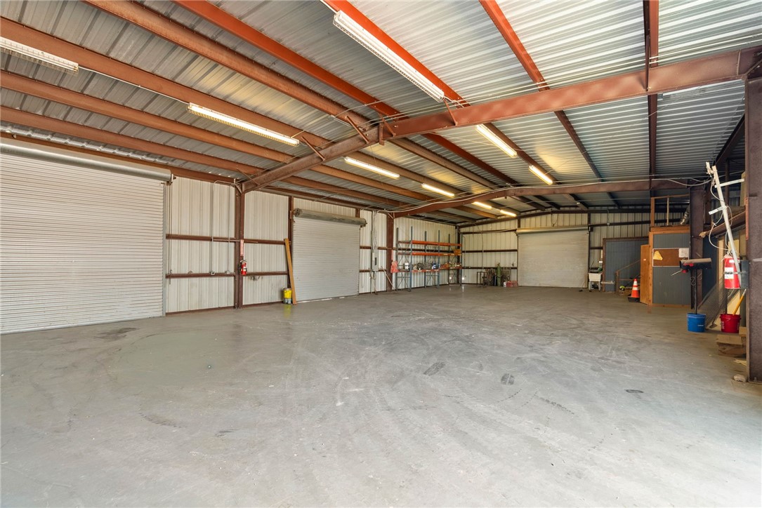 2404 N Us Highway 281 Property Photo 29