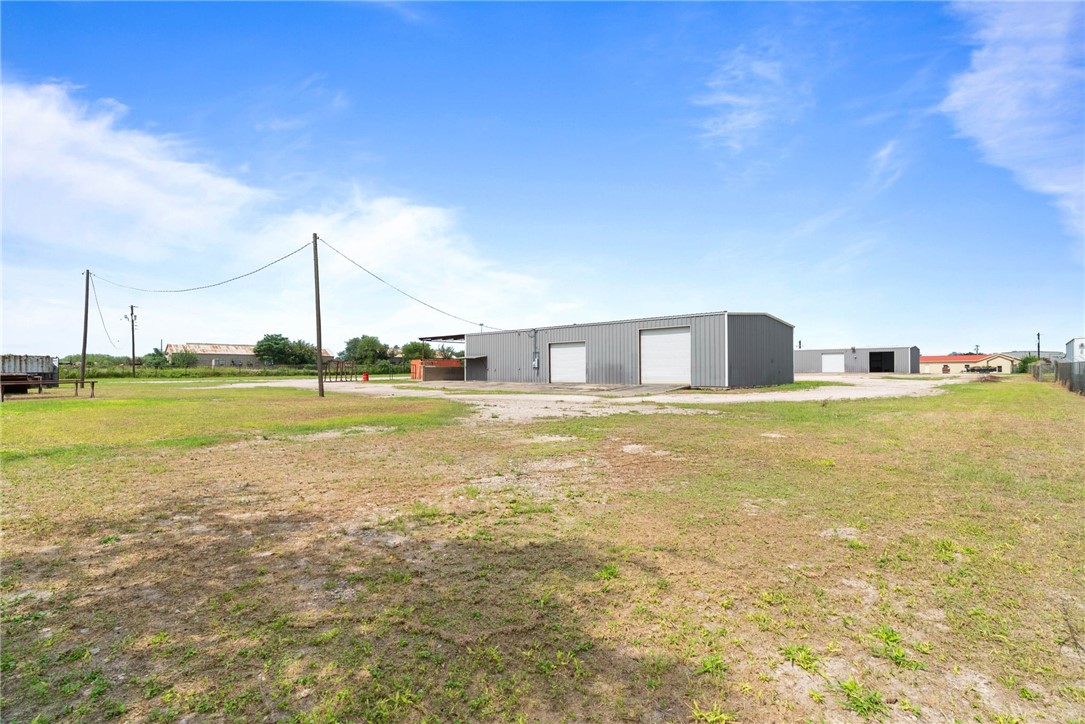 2404 N Us Highway 281 Property Photo 36