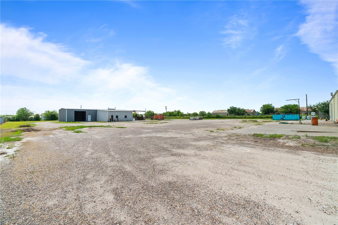 2404 N Us Highway 281 Property Photo 41