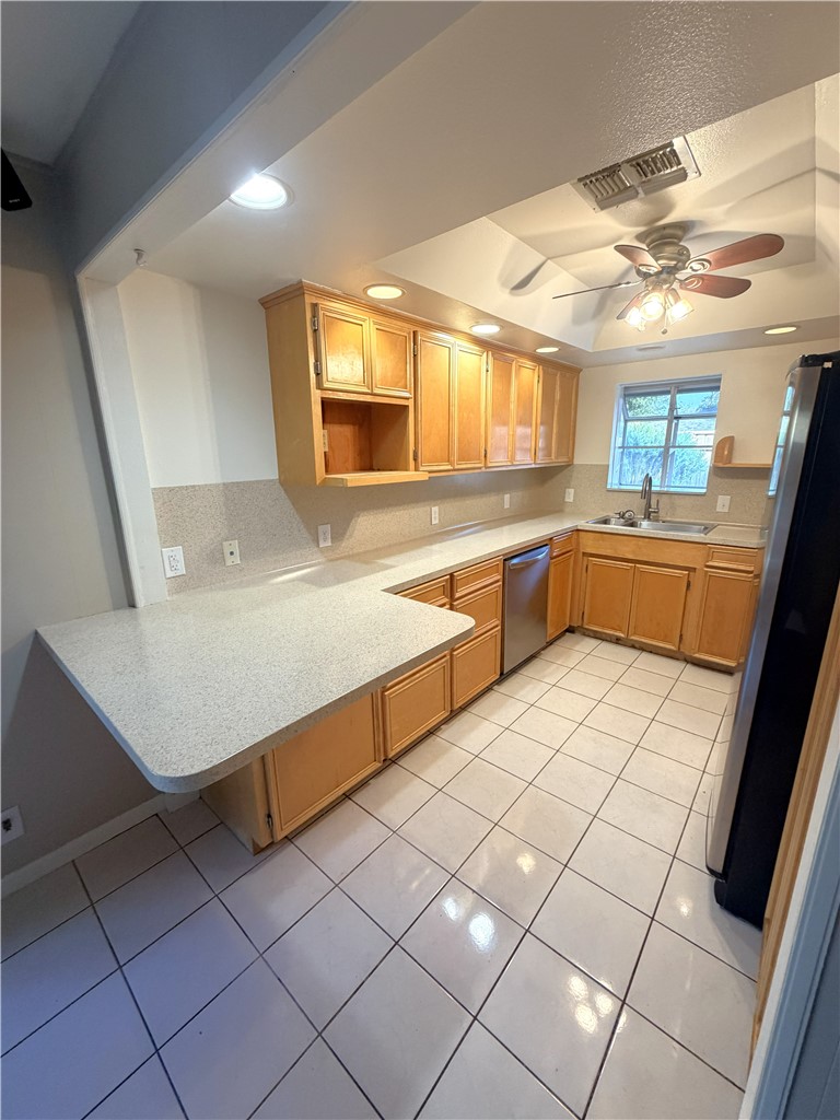 4117 Harry St Property Photo 6