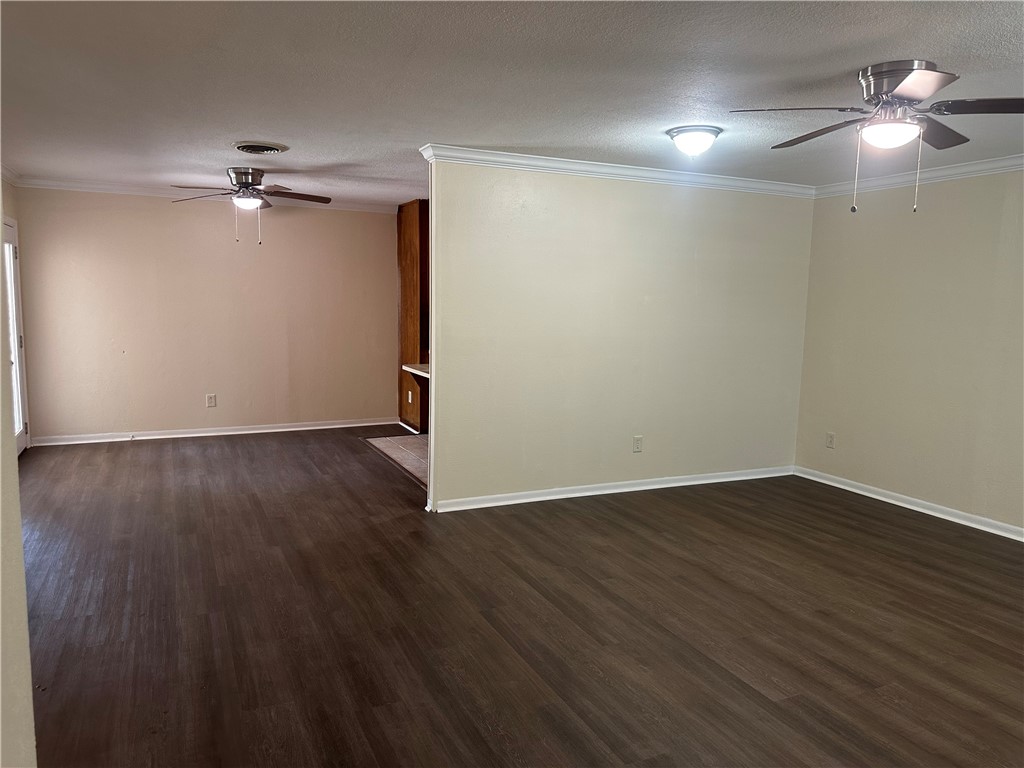 3505 Heritage Property Photo 2